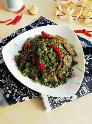 腊肉炒刺嫩芽