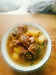 肘子肉炖茄子土豆