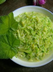 蒜香小南瓜丝