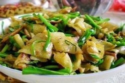 韭菜炒饹馇