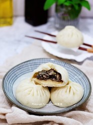 黑木耳肉包子