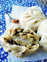 鹅蛋木耳馅包子