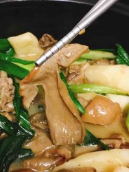 砂锅牛肝菌焖土鸡