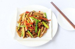 蒜苗炒豆干