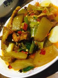 大蒜魔芋烧肉丁