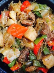 砂锅土豆粉皮炖肉