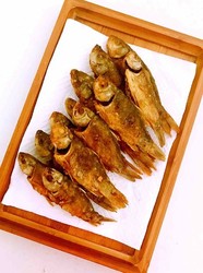 酥炸鲫鱼