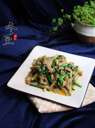 平菇炒韭菜