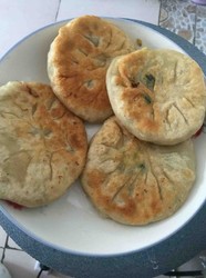 韭菜西湖鸡蛋馅饼