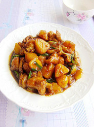 土豆焖鸡块