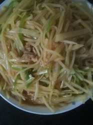 菜椒炒土豆丝