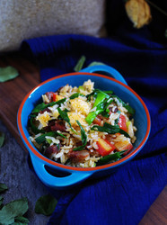 霸王超市丨蒜苗腊肠煲仔饭