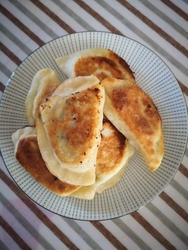 烫面烙饺子