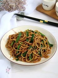 韭菜肉丝炒面