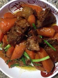 鸭腿焖胡萝卜
