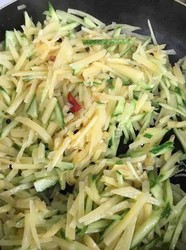 炒土豆黄瓜丝