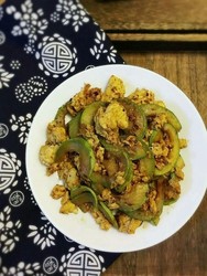 酱香角瓜鸡蛋