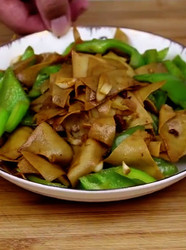 青椒炒豆皮