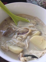 腐竹鱿鱼干汤