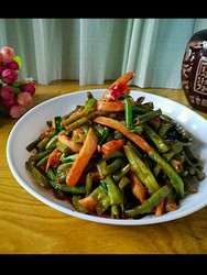 红油豆角杏鲍菇