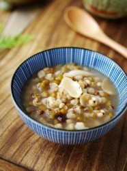 绿豆薏仁百合汤
