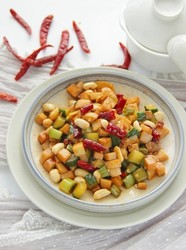 晚餐炒个杏鲍菇，老公对着这盘子素菜，吃
