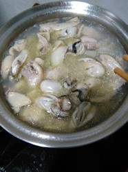 生蚝煮鸡汤
