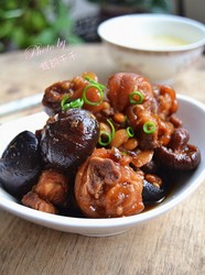 黄豆冬菇焖猪手