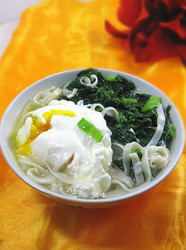 芹香鸡蛋汤面