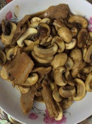 五花肉炒口蘑