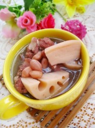 猪骨煲莲藕花生汤