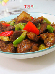 西芹红烧肉