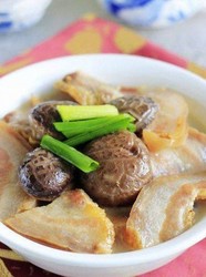 香菇炖腊肉