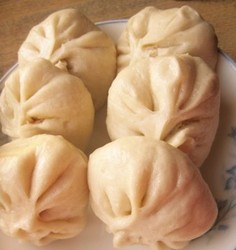 猪肉小笼包