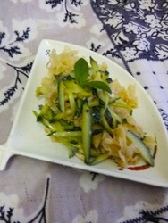 麻酱拌银耳黄瓜