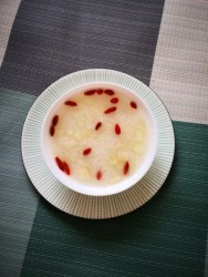 白小米枸杞红薯粥