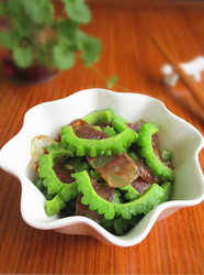 苦瓜炒香肠