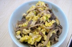 鲜蘑炒蛋