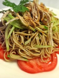 葱油鸡丝凉面