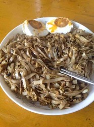 鸡蛋平菇炒面