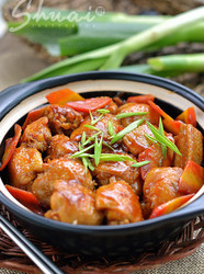 三汁焖鸡翅