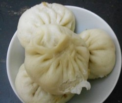 猪肉小笼包