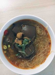 鸭血鸡胗粉丝汤