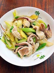 大葱炒鲜鱿鱼