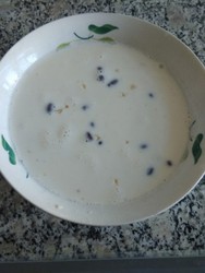 牛奶麦片红豆粥