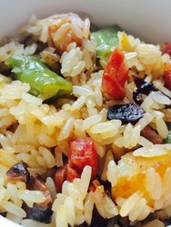 腊肠杂蔬焖饭