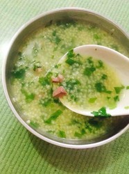 猪肝芹菜叶小米粥