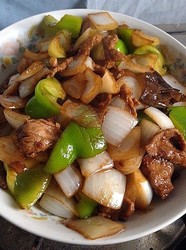 洋葱青椒炒肉片