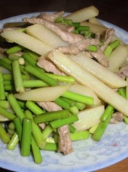 蒜苔土豆炒肉丝