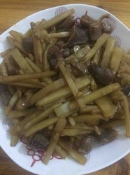 酸笋炒鸡胗